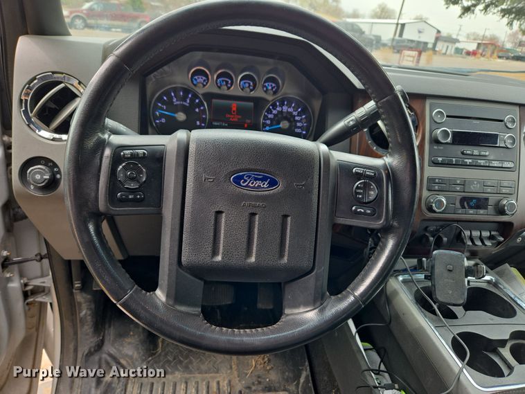 image for item DT7101 2012 Ford F350 Super Duty Crew Cab pickup truck