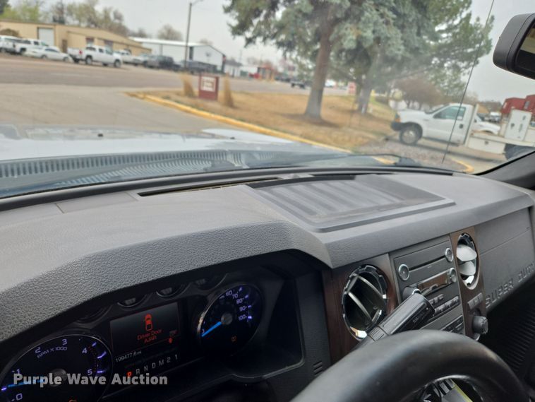 image for item DT7101 2012 Ford F350 Super Duty Crew Cab pickup truck