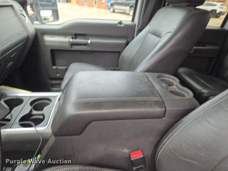 image for item DT7101 2012 Ford F350 Super Duty Crew Cab pickup truck