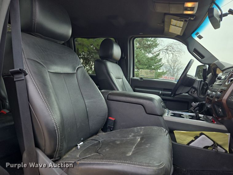 image for item DT7101 2012 Ford F350 Super Duty Crew Cab pickup truck