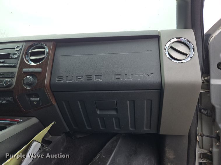 image for item DT7101 2012 Ford F350 Super Duty Crew Cab pickup truck