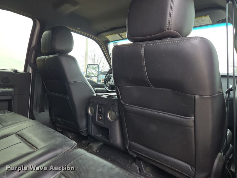 image for item DT7101 2012 Ford F350 Super Duty Crew Cab pickup truck