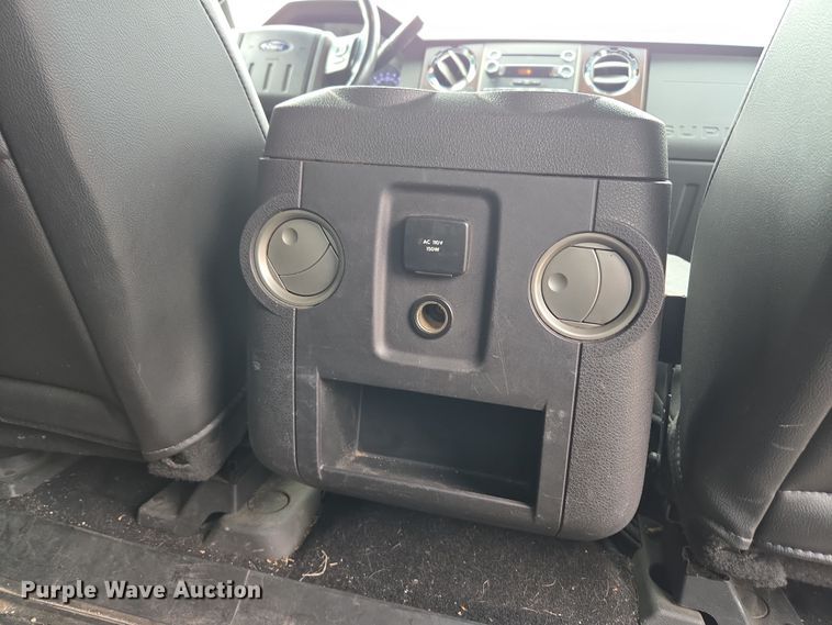 image for item DT7101 2012 Ford F350 Super Duty Crew Cab pickup truck