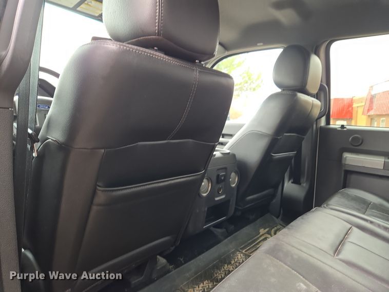 image for item DT7101 2012 Ford F350 Super Duty Crew Cab pickup truck