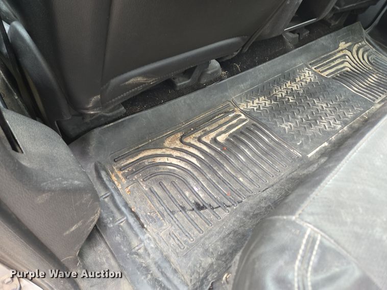 image for item DT7101 2012 Ford F350 Super Duty Crew Cab pickup truck