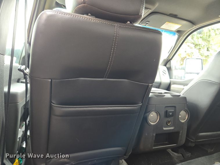 image for item DT7101 2012 Ford F350 Super Duty Crew Cab pickup truck