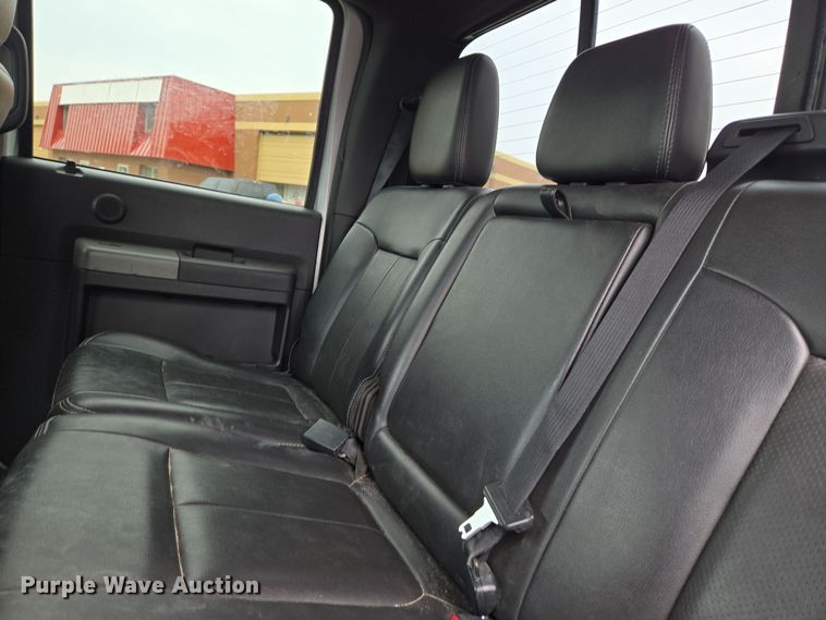 image for item DT7101 2012 Ford F350 Super Duty Crew Cab pickup truck