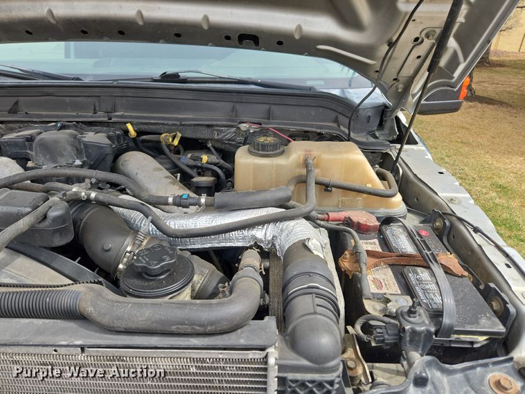 image for item DT7101 2012 Ford F350 Super Duty Crew Cab pickup truck