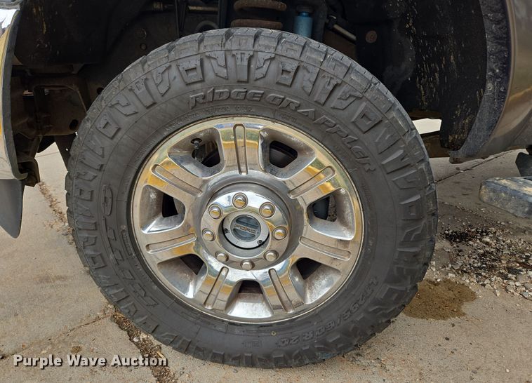 image for item DT7101 2012 Ford F350 Super Duty Crew Cab pickup truck