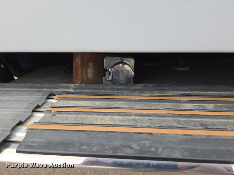 image for item DT7103 2007 Freightliner Business Class M2 Crew Cab flatbed truck