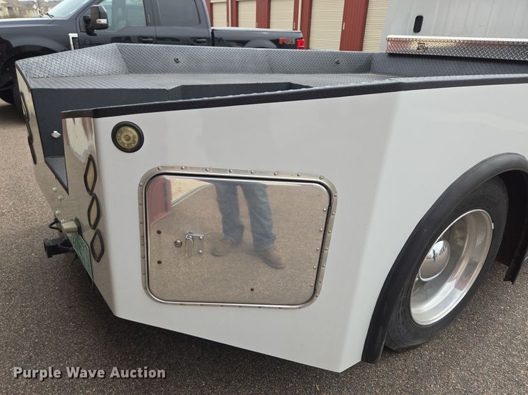 image for item DT7103 2007 Freightliner Business Class M2 Crew Cab flatbed truck