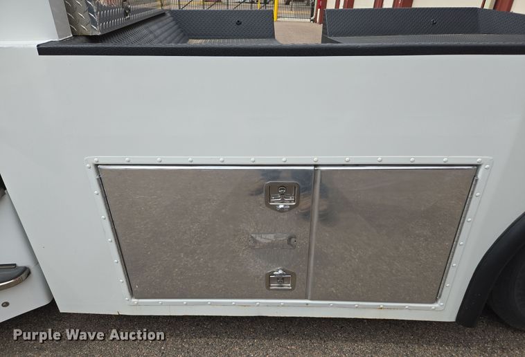 image for item DT7103 2007 Freightliner Business Class M2 Crew Cab flatbed truck