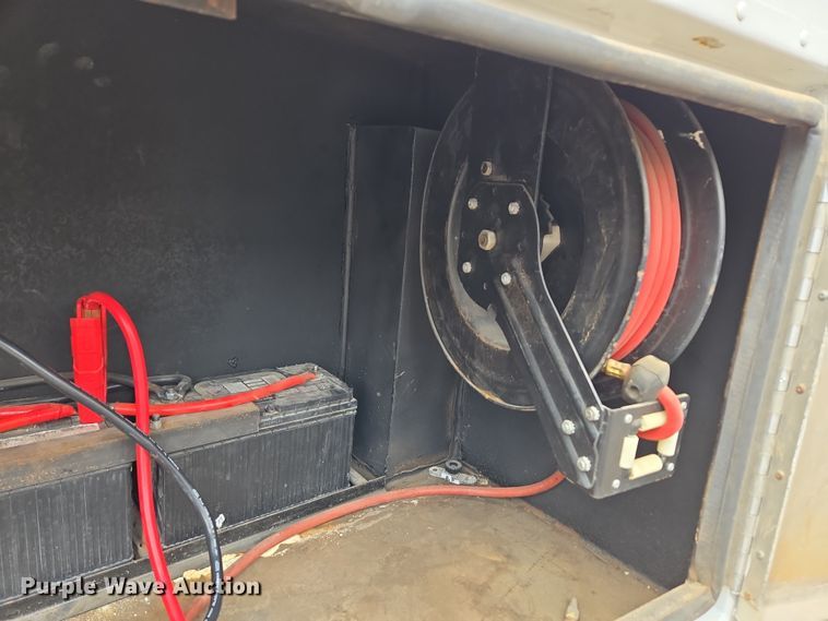 image for item DT7103 2007 Freightliner Business Class M2 Crew Cab flatbed truck