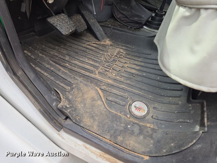 image for item DT7103 2007 Freightliner Business Class M2 Crew Cab flatbed truck