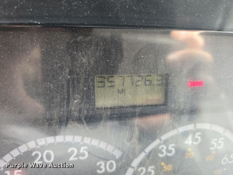 image for item DT7103 2007 Freightliner Business Class M2 Crew Cab flatbed truck