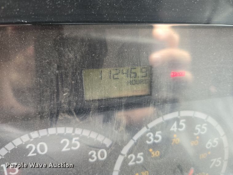 image for item DT7103 2007 Freightliner Business Class M2 Crew Cab flatbed truck