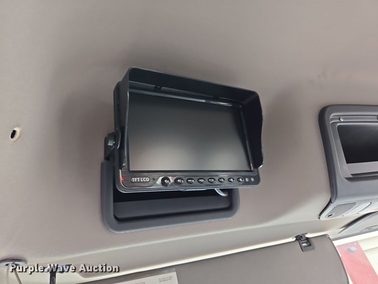 image for item DT7103 2007 Freightliner Business Class M2 Crew Cab flatbed truck