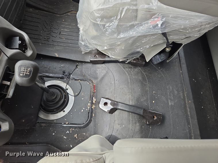 image for item DT7103 2007 Freightliner Business Class M2 Crew Cab flatbed truck