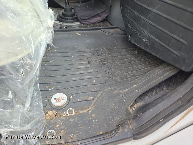 image for item DT7103 2007 Freightliner Business Class M2 Crew Cab flatbed truck