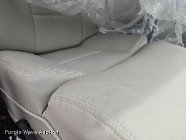 image for item DT7103 2007 Freightliner Business Class M2 Crew Cab flatbed truck