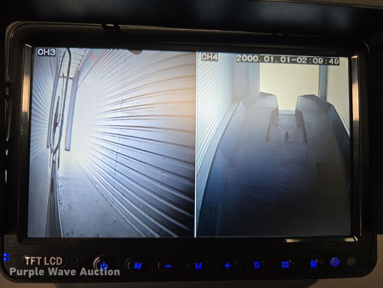 image for item DT7103 2007 Freightliner Business Class M2 Crew Cab flatbed truck