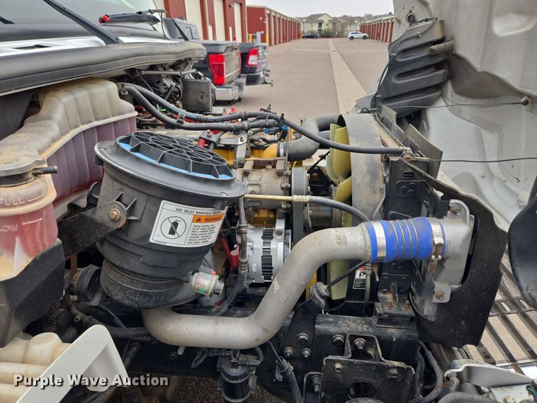 image for item DT7103 2007 Freightliner Business Class M2 Crew Cab flatbed truck