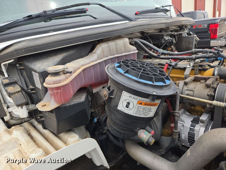 image for item DT7103 2007 Freightliner Business Class M2 Crew Cab flatbed truck