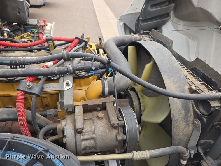 image for item DT7103 2007 Freightliner Business Class M2 Crew Cab flatbed truck