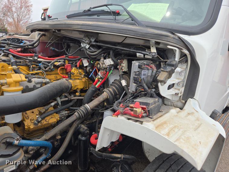 image for item DT7103 2007 Freightliner Business Class M2 Crew Cab flatbed truck