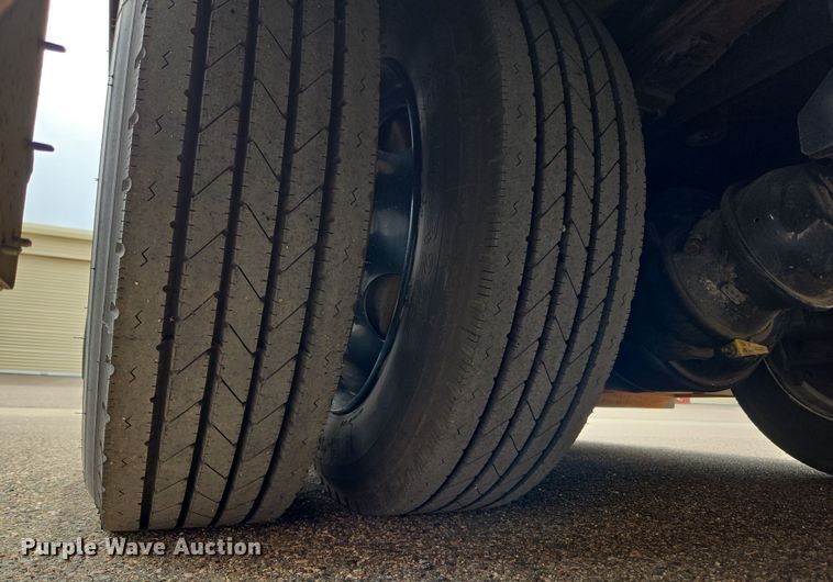 image for item DT7103 2007 Freightliner Business Class M2 Crew Cab flatbed truck