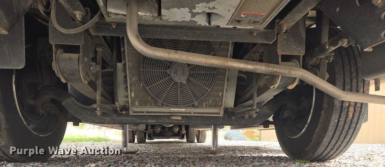 image for item DT7104 2003 Freightliner XC Chassis RV