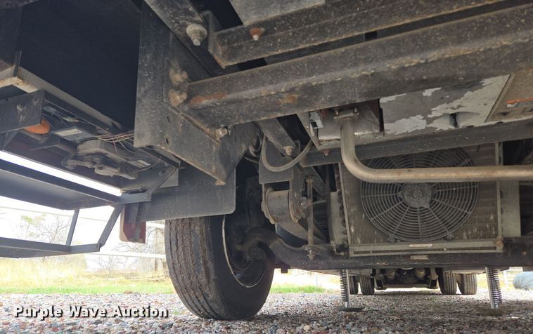 image for item DT7104 2003 Freightliner XC Chassis RV