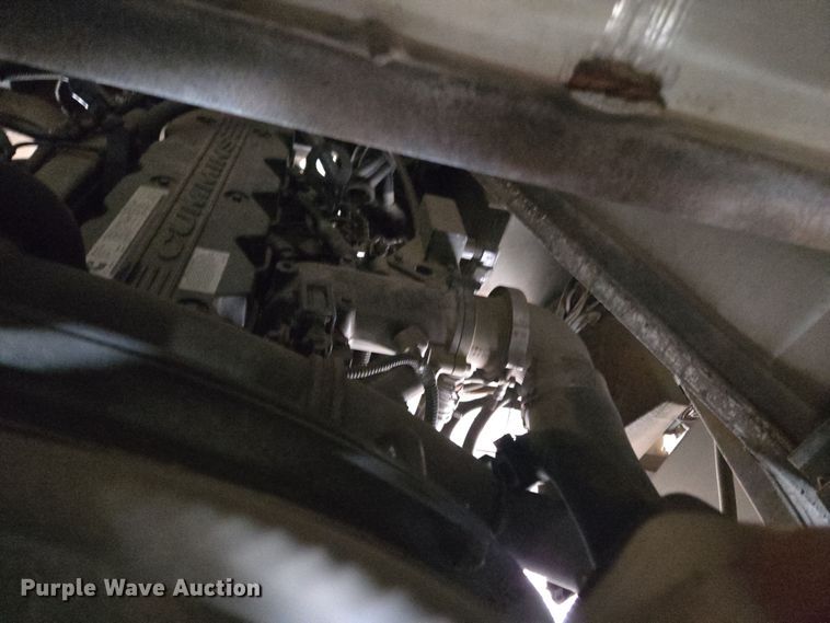 image for item DT7104 2003 Freightliner XC Chassis RV