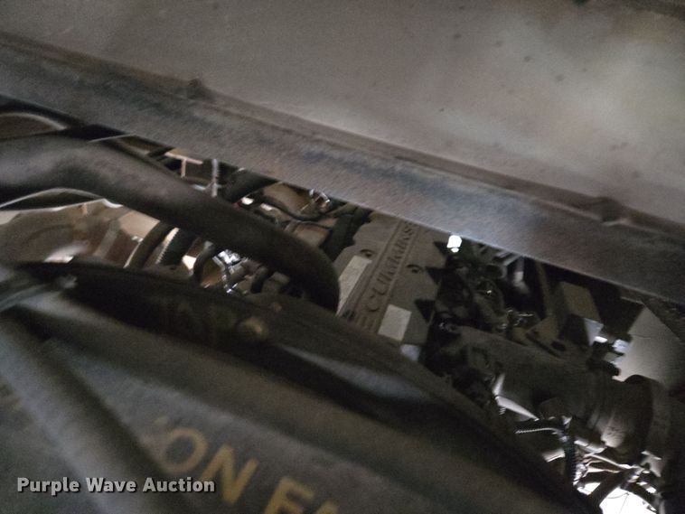 image for item DT7104 2003 Freightliner XC Chassis RV