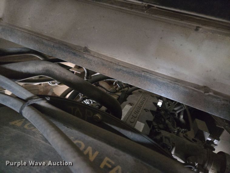 image for item DT7104 2003 Freightliner XC Chassis RV