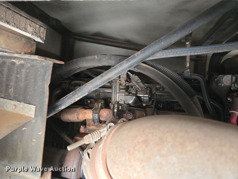 image for item DT7104 2003 Freightliner XC Chassis RV