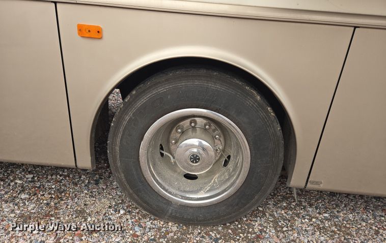 image for item DT7104 2003 Freightliner XC Chassis RV