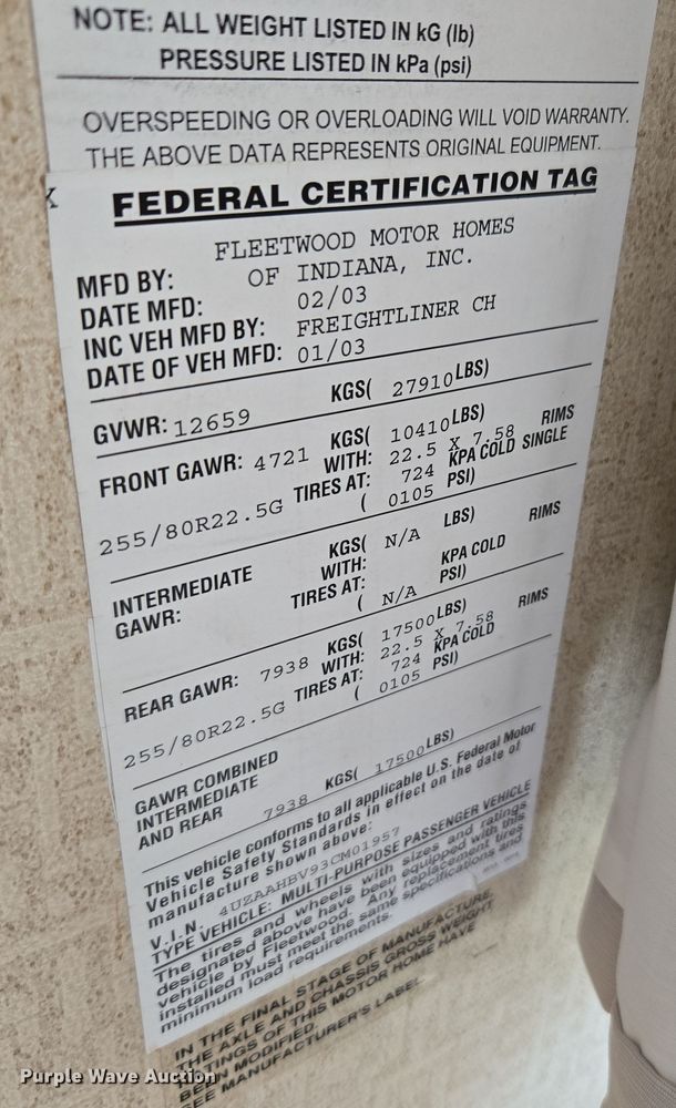 image for item DT7104 2003 Freightliner XC Chassis RV