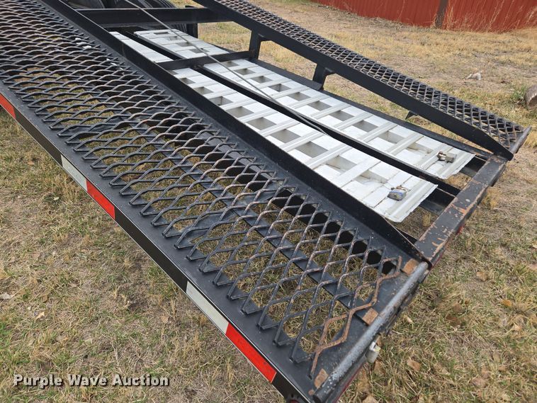 image for item DT7106 2019 Kaufman car carrier