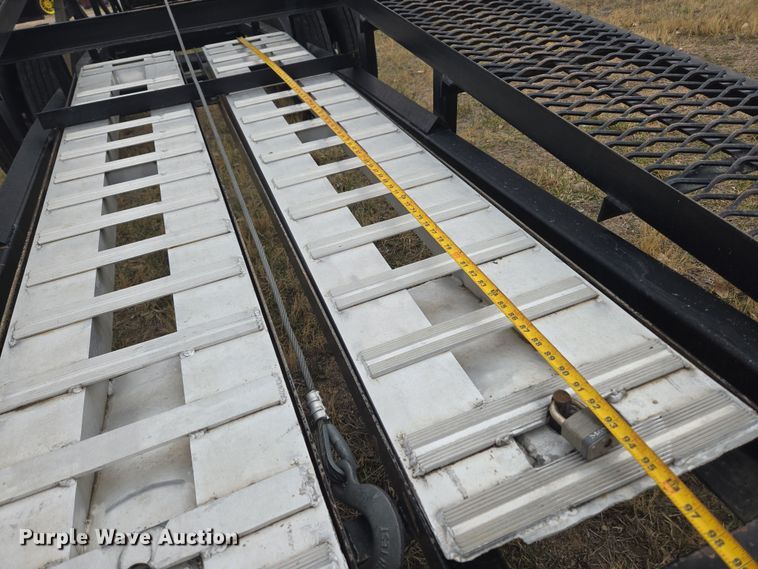 image for item DT7106 2019 Kaufman car carrier