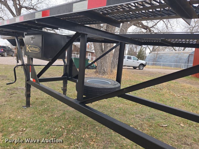 image for item DT7106 2019 Kaufman car carrier