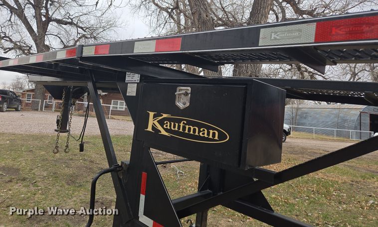 image for item DT7106 2019 Kaufman car carrier