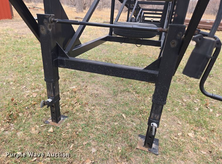 image for item DT7106 2019 Kaufman car carrier