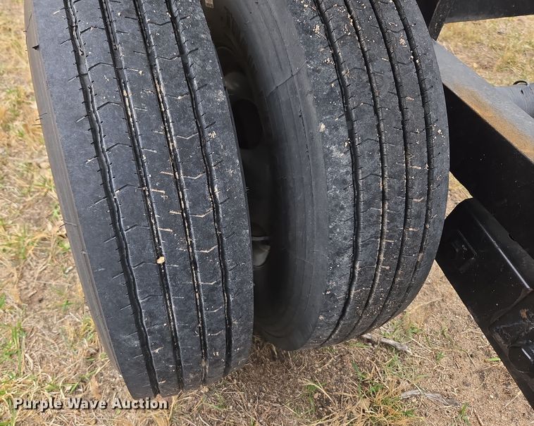 image for item DT7106 2019 Kaufman car carrier