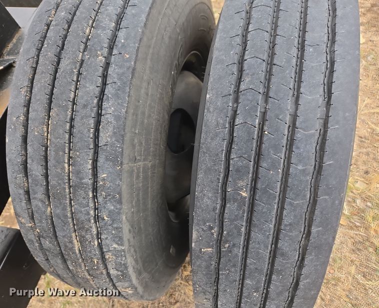 image for item DT7106 2019 Kaufman car carrier