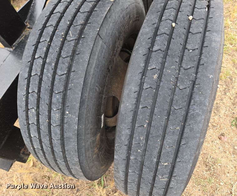 image for item DT7106 2019 Kaufman car carrier