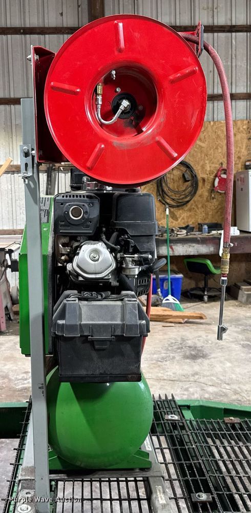 image for item DU3445 John Deere AC2-20GHS air compressor