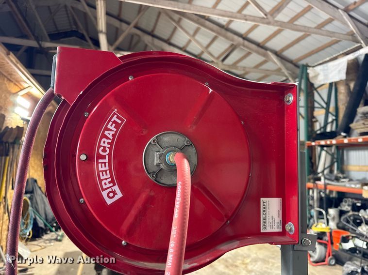 image for item DU3445 John Deere AC2-20GHS air compressor