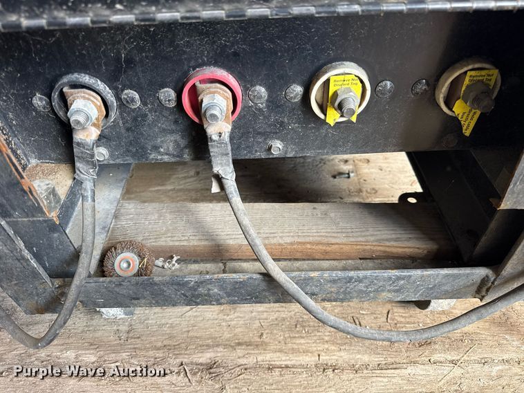 image for item DU3450 Miller Dialarc 250 welder