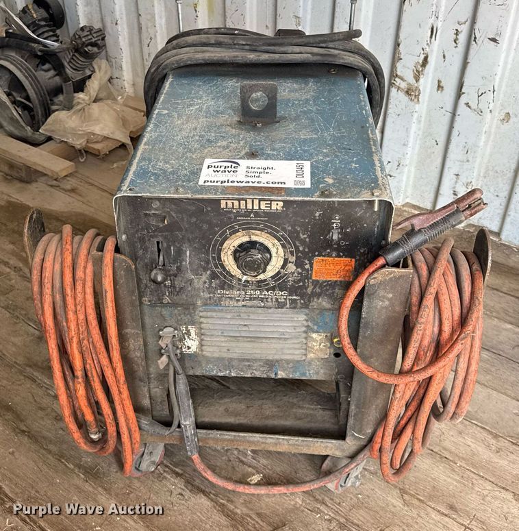 image for item DU3451 Miller Dialarc 250 welder